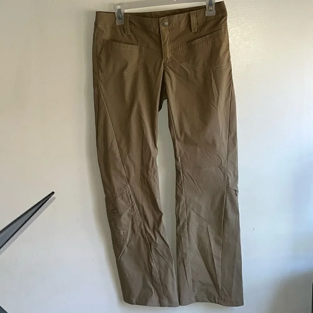 EXCELLENT CONDITION WOMEN’S SIZE 2 ATHLETA LOW RISE DIPPER CARGO BOOTCUT PANTS